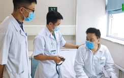 Ép tim 30 phút, sốc điện 15 lần cứu sống bệnh nhân chỉ còn 0,01% hi vọng