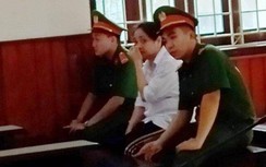 Nguyên kế toán công an huyện lãnh 11 năm tù vì lừa đảo và làm giả thẻ ngành