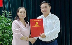 Phó chánh VP Thành ủy vừa bị khởi tố từng nhận nhiều huy chương, bằng khen