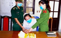 Bắt “quý bà” đang vận chuyển trái phép 12.000 viên hồng phiến