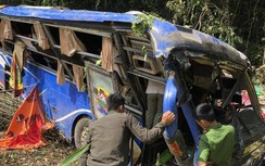 Thêm nạn nhân tử vong trong vụ xe khách lật đèo ở Kon Tum