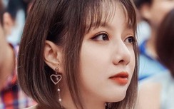 Vẻ đẹp trong trẻo của MC "Cafe sáng" có nguy cơ mất thị giác ở tuổi 34