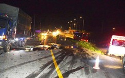 Xe máy "đấu đầu" ô tô tải, 2 nam thanh niên tử vong thương tâm