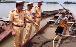 Gian nan chống “cát tặc” trên sông Đáy