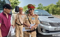 CSGT "đón lõng", xử nghiêm nhiều xe khách trá hình Huế - Đà Nẵng