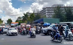 Cần xử lý tình trạng mất ATGT trước Bệnh viện Đa khoa Trung ương Cần Thơ