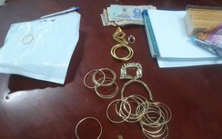 Vợ chồng gom rác nhặt túi nylon chứa gần 5 lượng vàng, hơn 17 triệu đồng