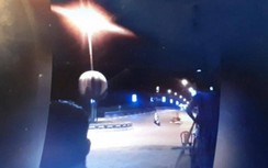 Lạng Sơn: Tụ tập "diễn xiếc", 2 quái xế lao xe vào nhau như tên bắn