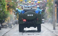 Cận cảnh quân đội dùng 220kg hóa chất phun khử trùng tiêu độc phố cổ Hội An