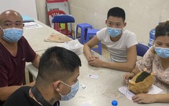 Tài xế taxi nhanh trí gọi hỗ trợ giữ nhóm Trung Quốc nghi vượt biên