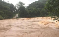 Hòa Bình: Đi xe qua ngầm tràn, 2 người bị lũ cuốn, 1 người tử vong