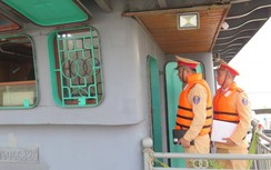 Từ 5/8, cảnh sát đường thủy dừng tàu thuyền theo hiệu lệnh thế nào?