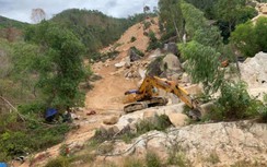 Bình Định: "Đá tặc" lộng hành băm nát núi Hòn Chà, chính quyền bó tay?