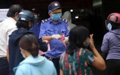 Cận cảnh người dân Đà Nẵng đi chợ bằng tem phiếu mùa dịch