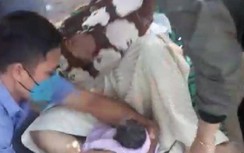 Khách bất ngờ sinh con trong khi đi tàu hỏa từ Dĩ An về Vinh