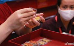 Giá vàng hôm nay 13/8: Hãm đà "rơi"