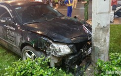 Video: Hiện trường vụ nữ tài xế đạp nhầm chân ga, tông 8 xe máy ở TP.HCM