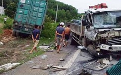 Video: Khoảnh khắc xe container gây tai nạn liên hoàn khi đang đổ dốc