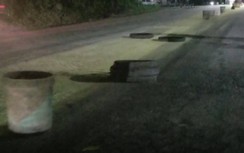 Lào Cai: Hơn 1km tỉnh lộ 156 bị "nhuộm" vàng bởi lưu huỳnh