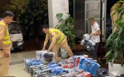 Bắt xe tải chở đầy quần áo Adidas "lậu", tài xế không GPLX trên QL32