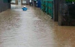 Chùm ảnh: Mưa lớn, TP Hạ Long nhiều điểm ngập sâu hàng mét