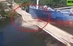 Video: Tàu Trung Quốc đâm gãy cầu ở Ecuador