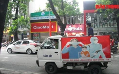 Video: Khách đến quán ăn, cà phê được đo thân nhiệt, ngồi giãn cách