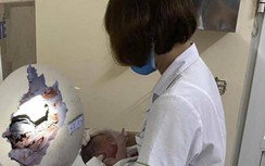 Người mẹ vứt bỏ bé sơ sinh giữa khe tường nhà là một nữ sinh viên