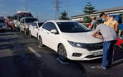5 ô tô đâm dính chùm trên cầu ở TP.HCM, cửa ngõ phía Tây kẹt cứng