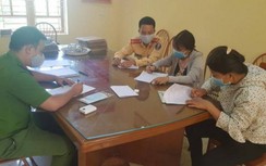 Phạt nữ sinh lớp 10 đi mô tô buông tay, không MBH, chụp ảnh đăng Facebook