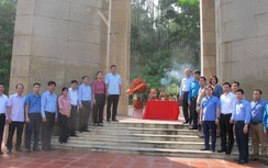 Lãnh đạo Bộ GTVT thăm, dâng hương tại khu di tích lịch sử ngành GTVT