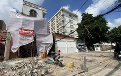 Người dân TP.HCM tất bật tháo dỡ nhà cửa, nhường đất cho tuyến metro số 2