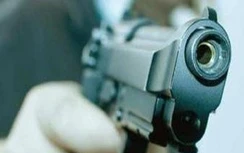 Bị công an truy đuổi, tên trộm dùng vật giống súng cướp xe máy tẩu thoát