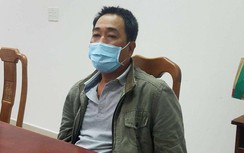 Xe máy tông nhau, dùng dao đâm đối thủ rồi cướp xe