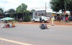 Video TNGT ngày 2/9: Nam thanh niên tử vong sau va chạm với xe container