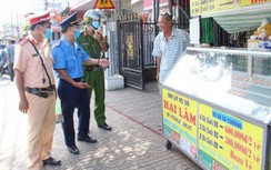 Chùm ảnh: Liên ngành Hậu Giang ra quân giải tỏa vi phạm hành lang đường bộ