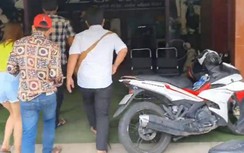 Hiệp sĩ Bình Dương dằn mặt "hổ báo" quán cà phê mát xa, giải cứu cô gái trẻ