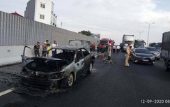 Hà Nội: Ô tô Camry chở 4 người bốc cháy trên cao tốc Pháp Vân - Cầu Giẽ