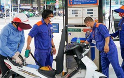 Có nên thu phí bảo trì đường bộ qua xăng dầu?