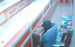 Nam sinh lớp 9 đi xe đạp đột nhập tiệm vàng