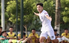 Ngỡ ngàng với siêu phẩm sút phạt của "em họ Công Phượng"