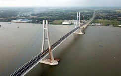 Cây cầu đưa những chuyến phà qua sông Hậu vào ký ức