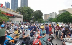 Rốt ráo xử lý ùn tắc cổng trường học sau phản ánh của Báo Giao thông