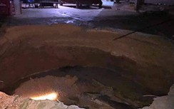 Quảng Bình: Hố "tử thần" xuất hiện giữa sân nhà sau tiếng nổ lớn