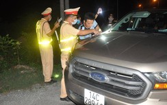 Quảng Ninh: “Ma men” lái xe cù nhầy, đối phó cũng không thoát