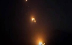 Video: Azerbaijan ồ ạt phóng tên lửa về phía Armernia