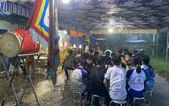 Bé gái 13 tuổi bị tôn sắt trên xe ba gác cứa tử vong: Cảnh nghèo nghiệt ngã