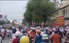 Gian nan đưa đón con đi học ở Cần Thơ