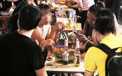 Ép người khác uống rượu bia, ai đi phạt?