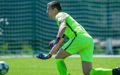 Thủ thành Việt kiều nhận quà "trên trời rơi xuống", lựa chọn "nghiệt ngã"